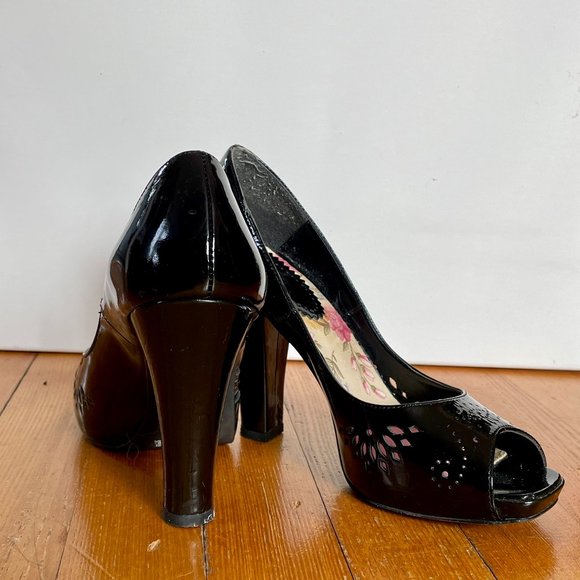 Aldo Black Patent Pumps - Picture 1 of 2